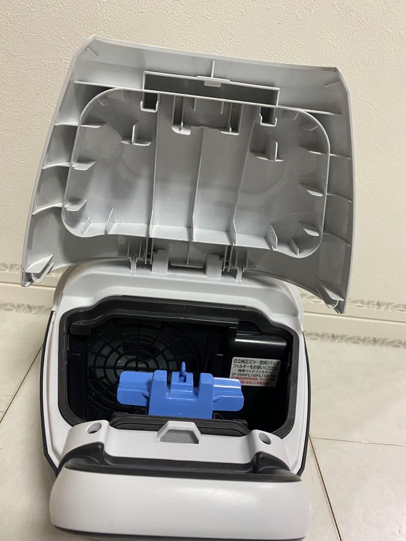 【美品】日立、軽量型❗️紙パック式掃除機(エアーノズル) CV-KV70G