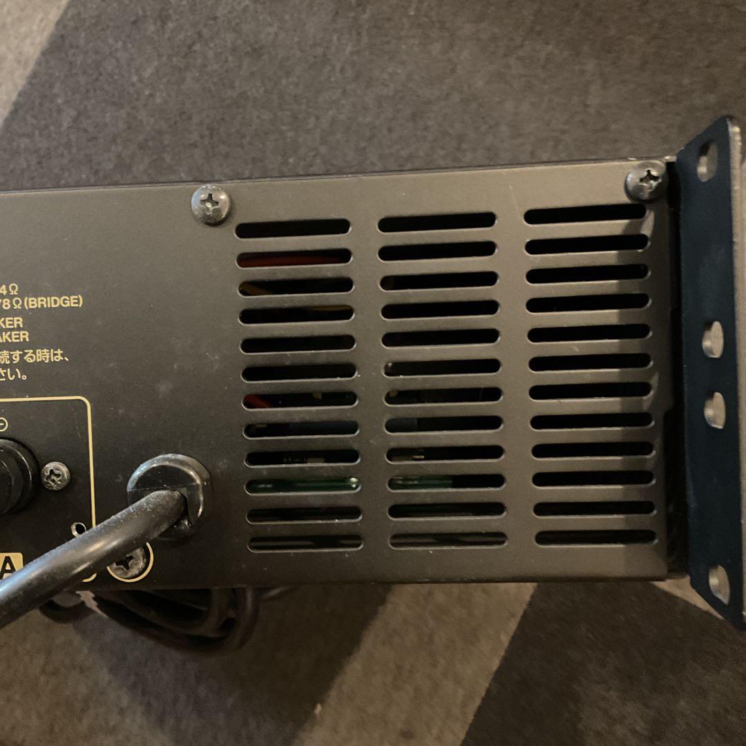 YAMAHA P1000S パワーアンプ
