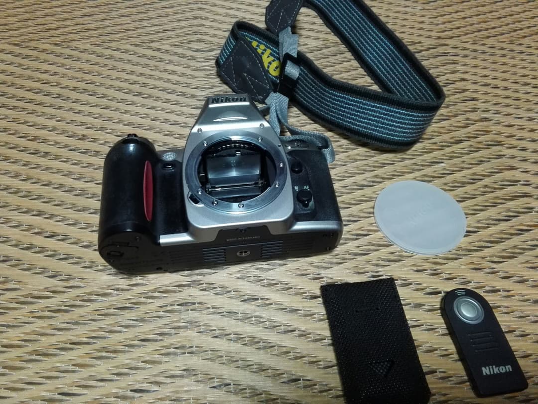 Nikon U  美品☆　三脚付き