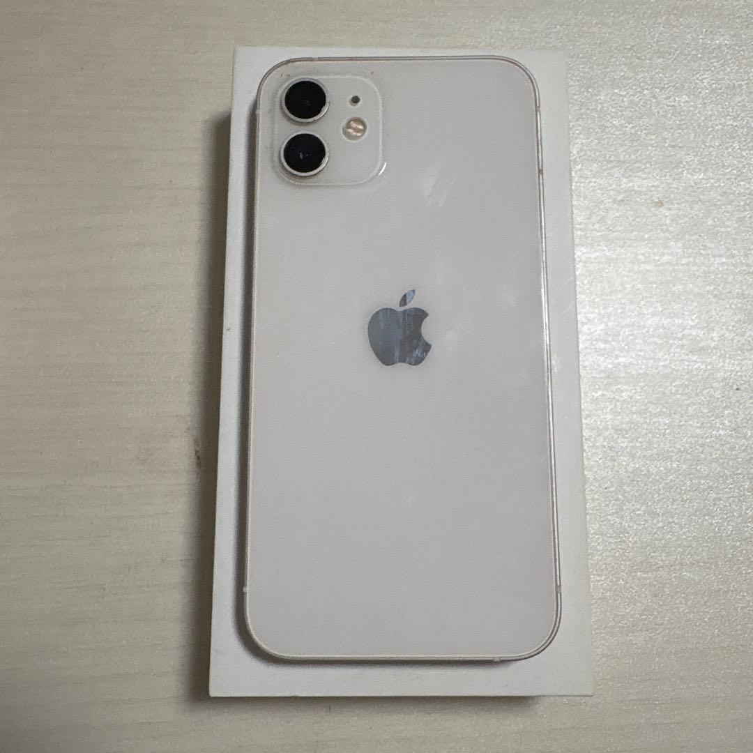 iPhone12　ホワイト