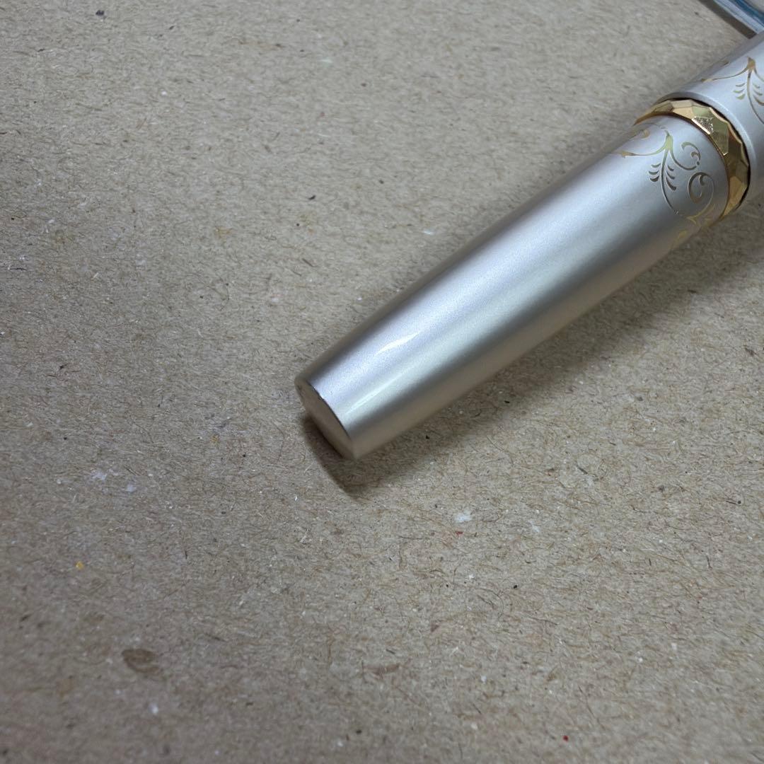 廃盤 PILOT パイロット 万年筆 ELITE エリート ホワイト 18k M