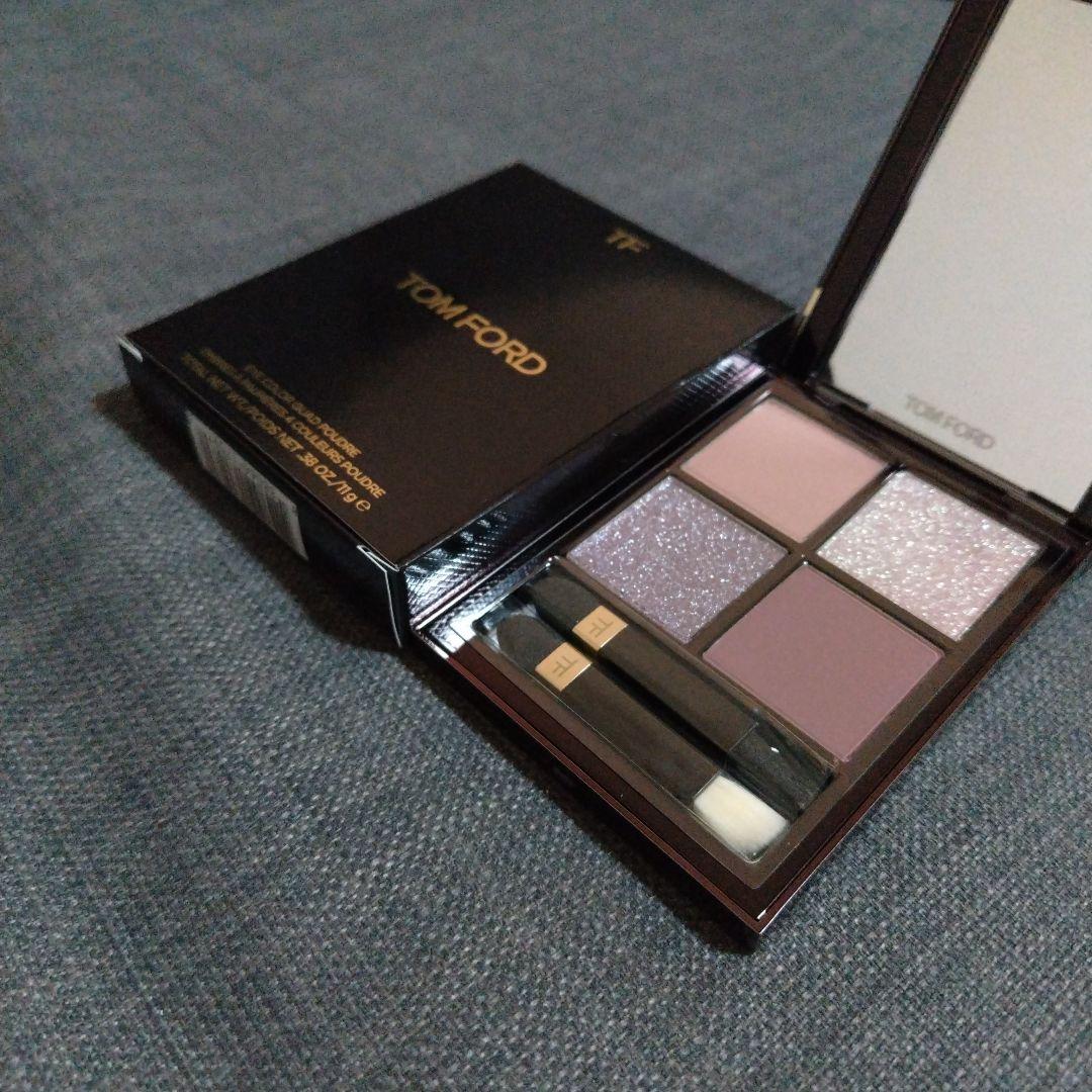TOM FORD 　アイカラークォードプードル　メタリックモーヴ♪