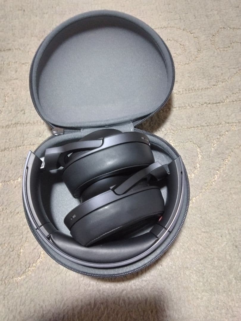 SONYワイヤレスノイズキャンセリング ステレオヘッドセットMDR－100ABN