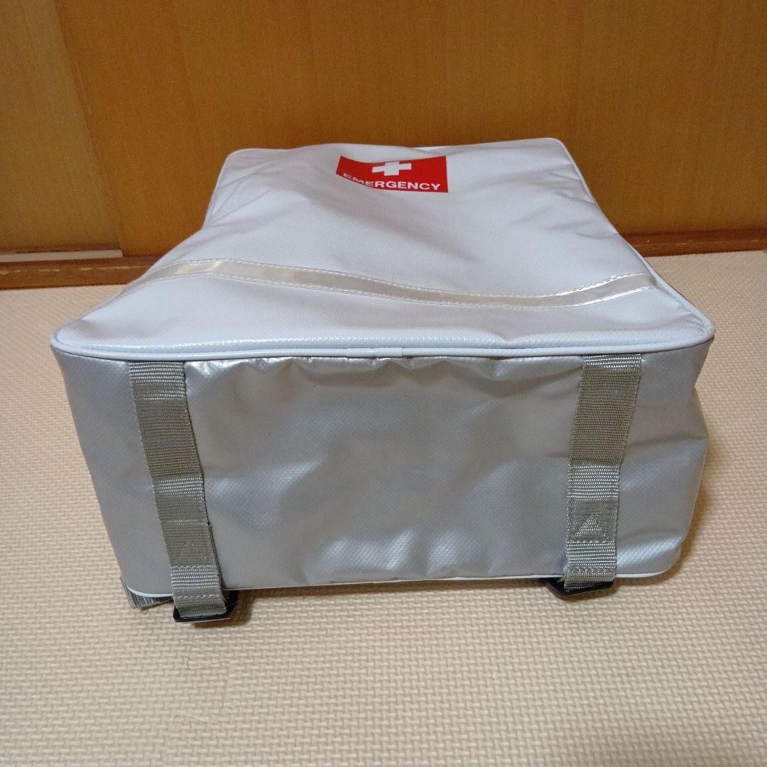 非常用持ち出しリュック　避難バックパック白　 十字マーク　保健　防災　地震　備蓄