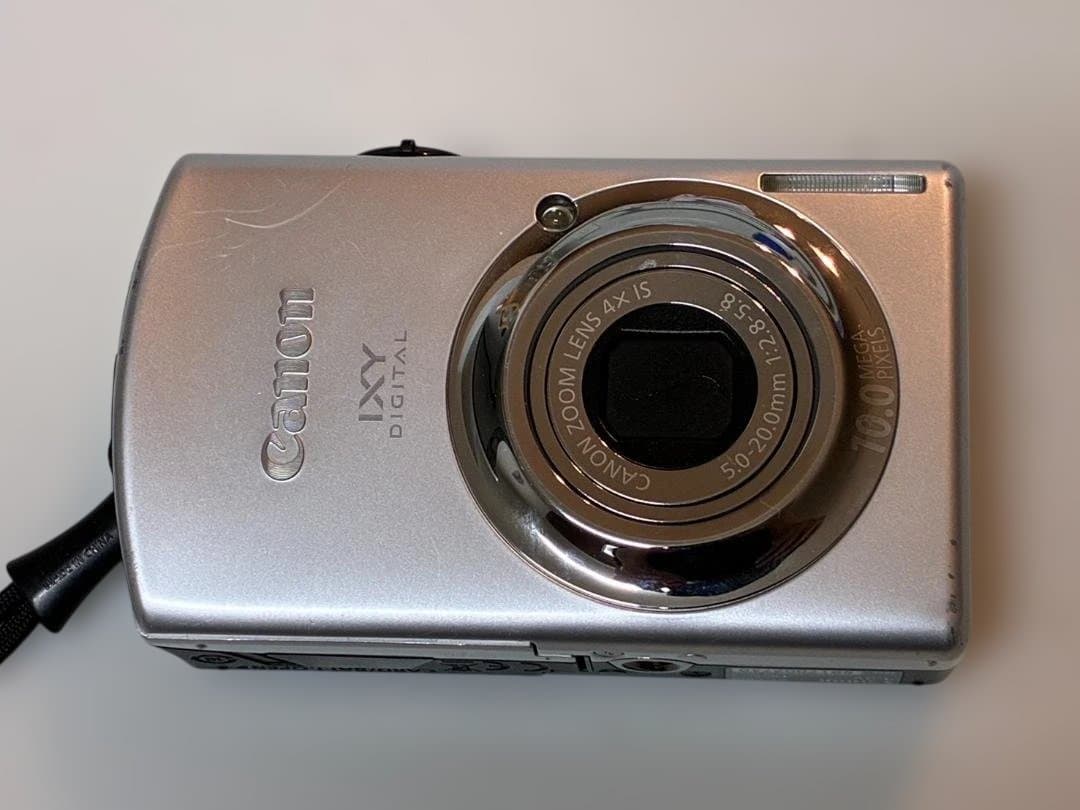 Canon IXY DIGITAL 920 IS 本体とバッテリー　ジャンク品