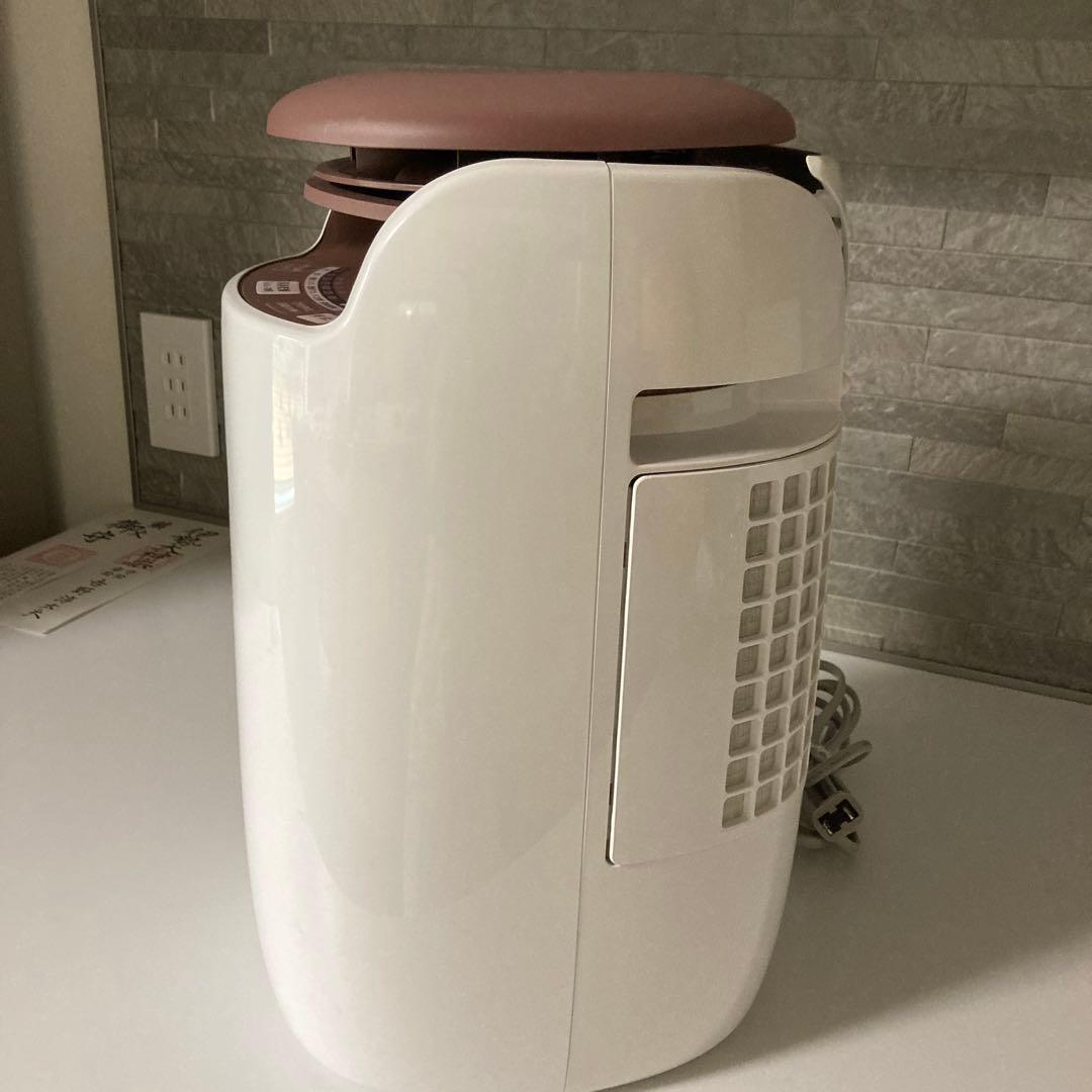 シャーププラズマクラスター搭載ふとん乾燥機ホワイトUD-BF1-W