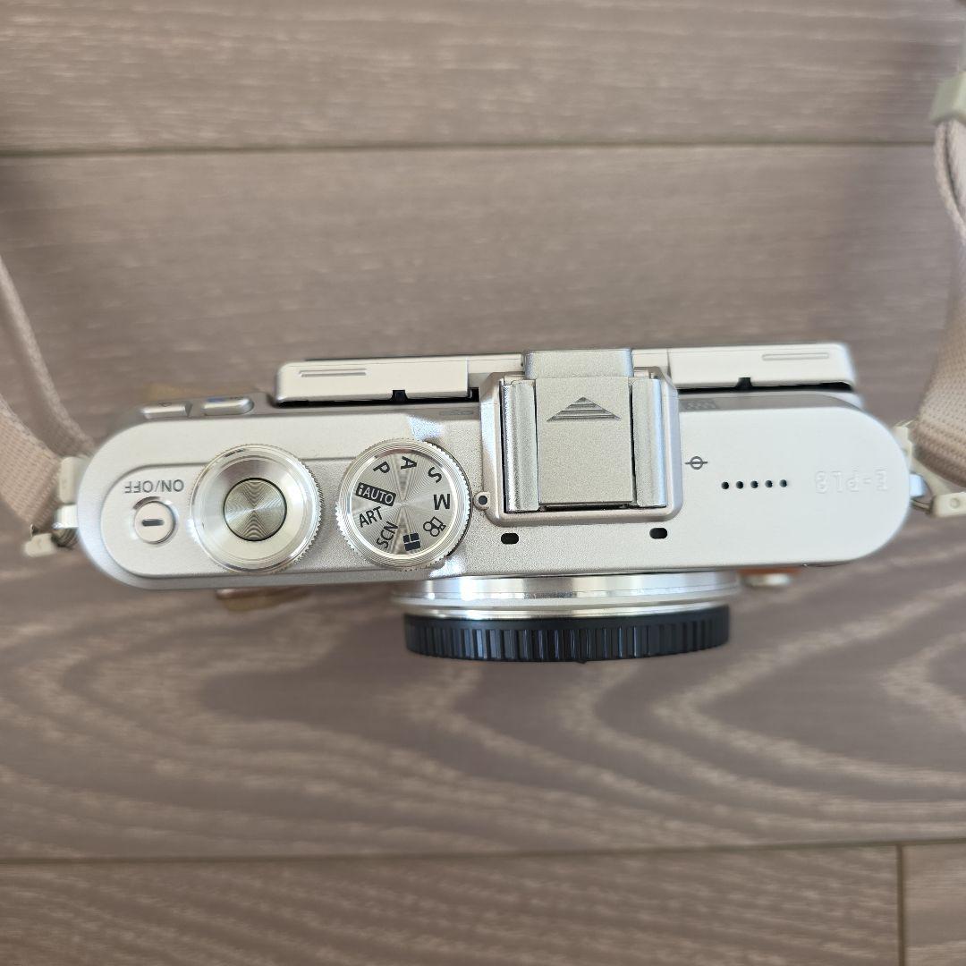 OLYMPUS PEN E-PL8 ブラウン デジカメ カメラ本体と付属品