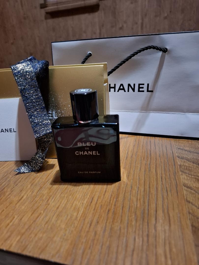 CHANEL　BLEU DE CHANELパルファム。