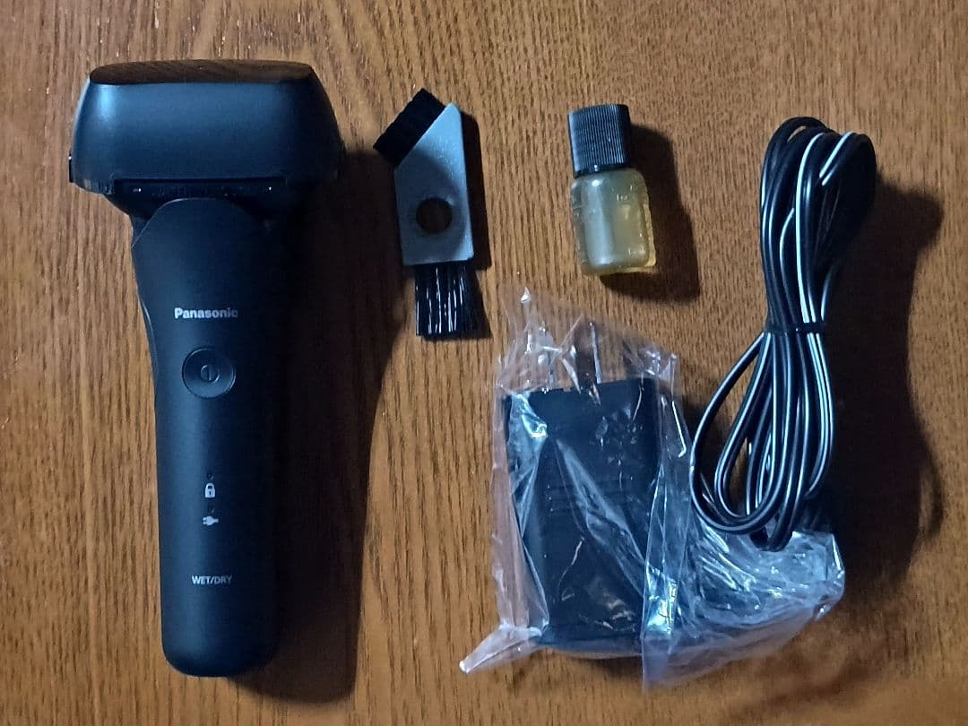 【新品・未使用】Panasonic ラムダッシュ ES-LT2B-K 黒