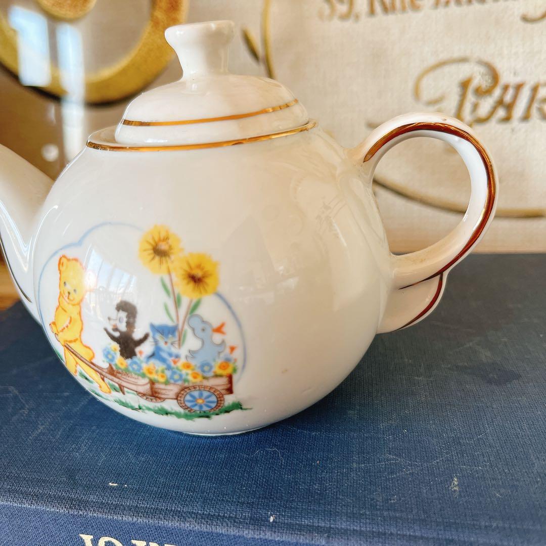 A クマが可愛いディネットのTEA SET