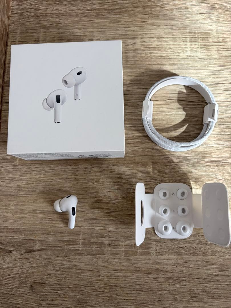 Apple AirPods Pro2 左耳のみ 充電ケーブル・イヤーピース・箱付