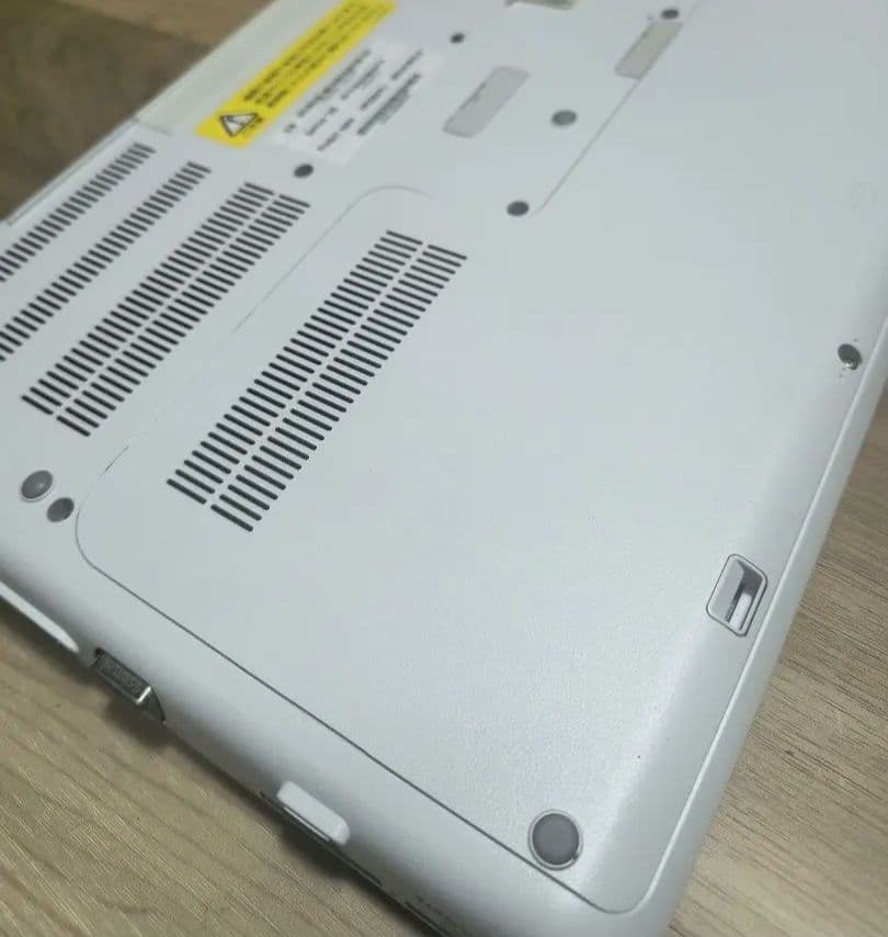 Windowsノート本体 SONY VAIO PCG-4121GN Linux Mint