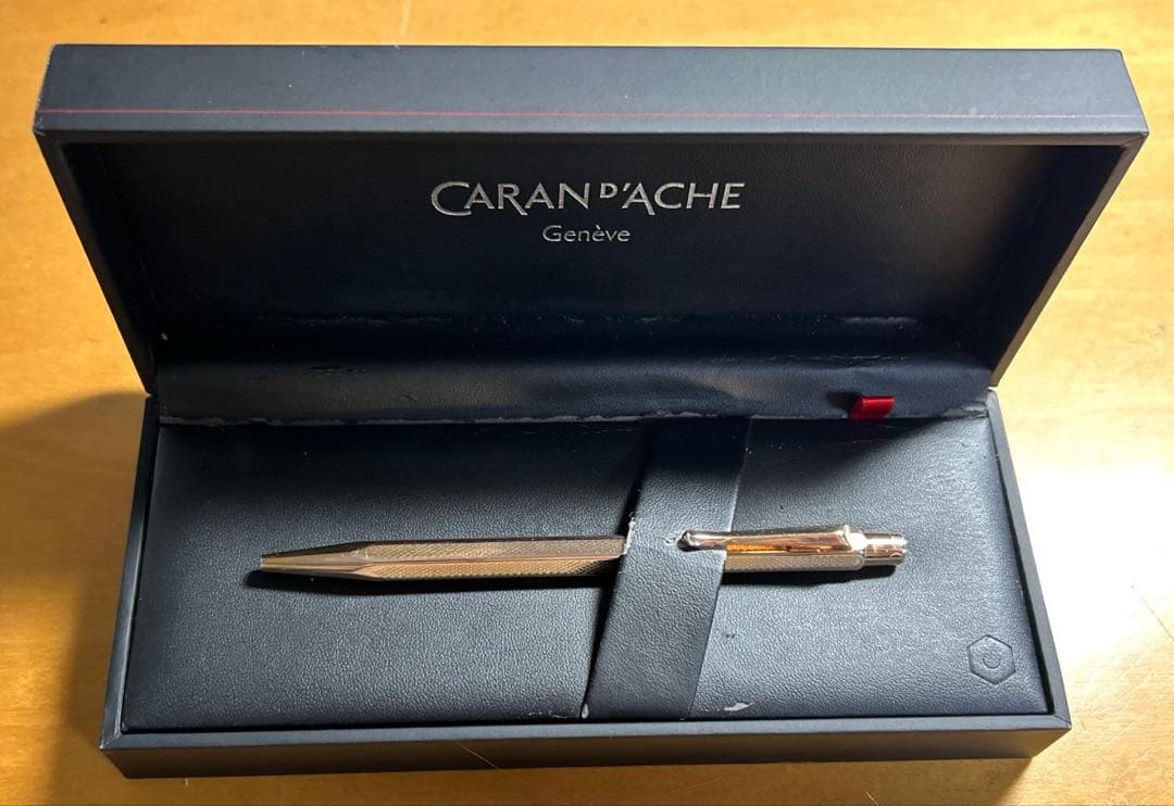 カランダッシュ（Caran d'Ache）「エクリドール」レトロ ローズゴールド