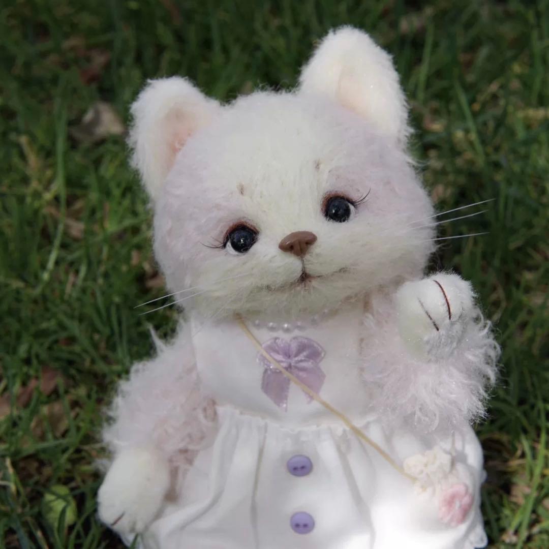 愛おしいラベンダーちゃん アーティストベア ハンドメイド 海外作家様 ぬいぐるみ