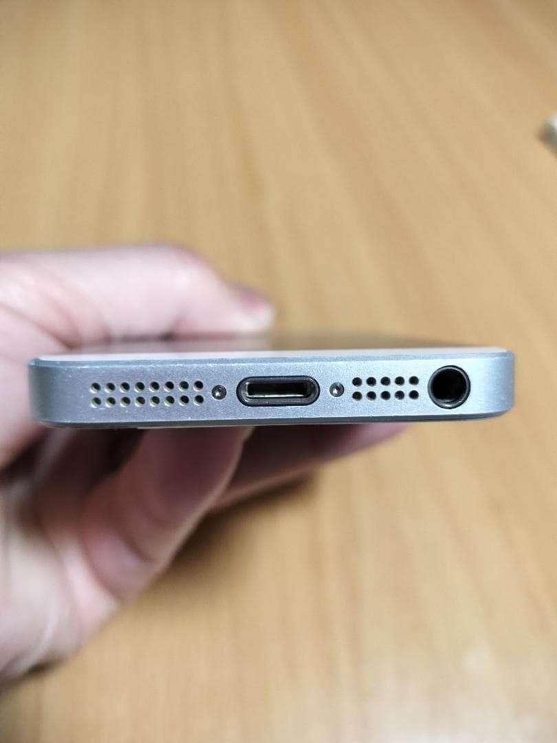 iPhone SE　第1世代　SIMフリー／VoLTE対応／ドコモ停波後も通話可