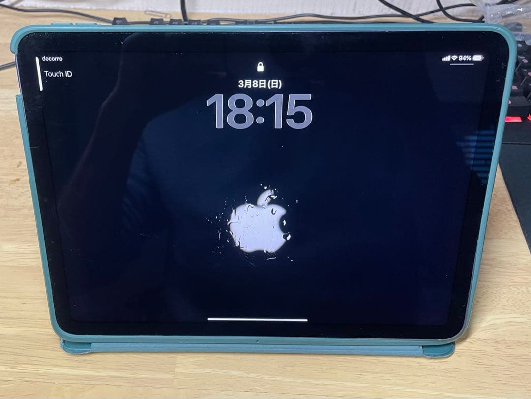 iPad AIR第5世代Wi-Fi + Cellular トラックパット付き