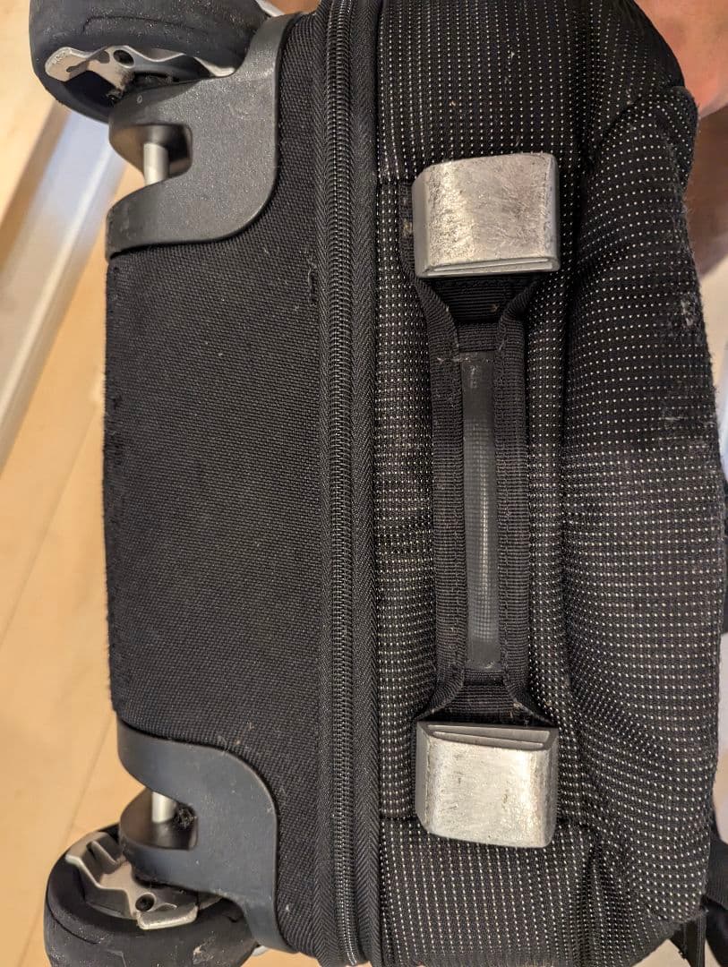ハマジ様 スーリー THULE CROSSOVER ROLLING CARRY