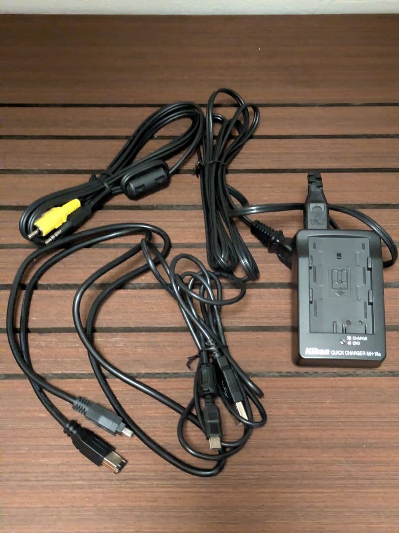 NIKON D90 AF-S DX VR 18-200G レンズキット