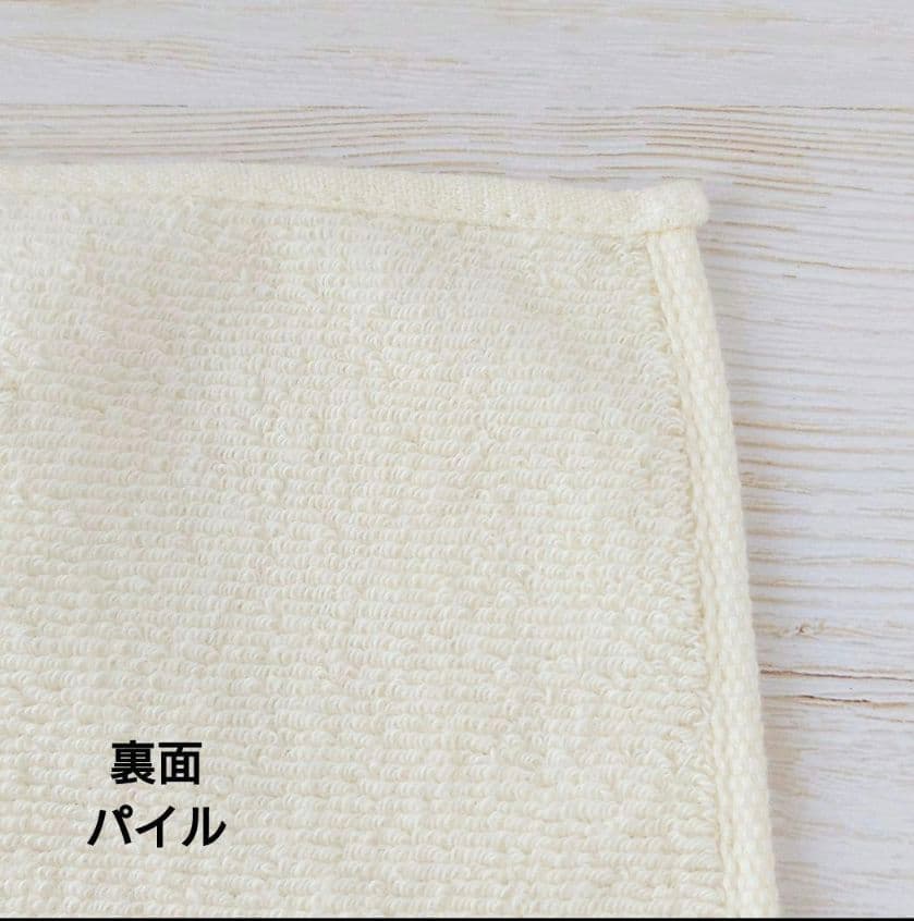 手刺繍入ちっちゃな タオルハンカチ【女の子とはりねずみ君】