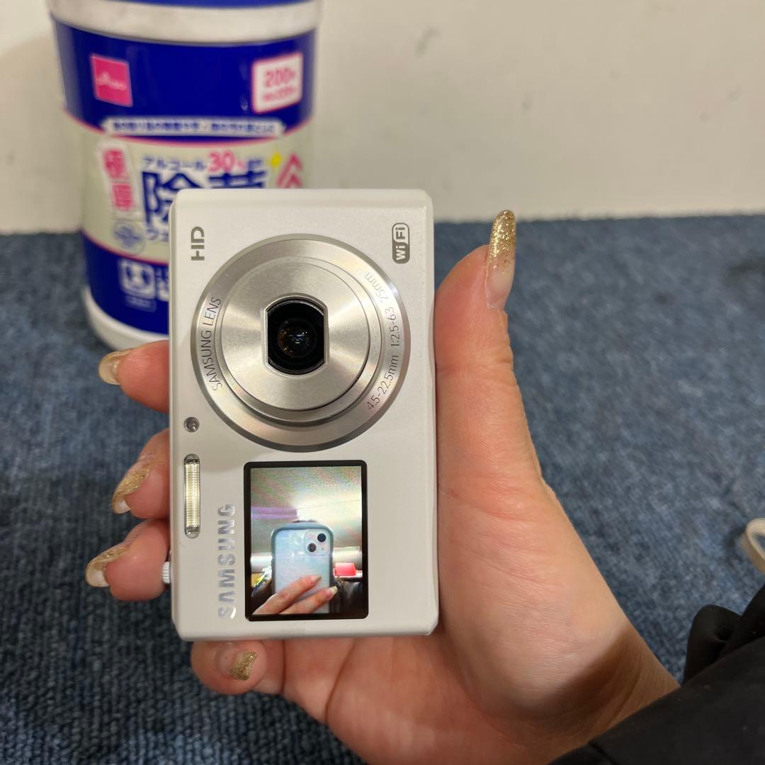 デジタルカメラ 自撮り液晶 サムスン DV150F ホワイト