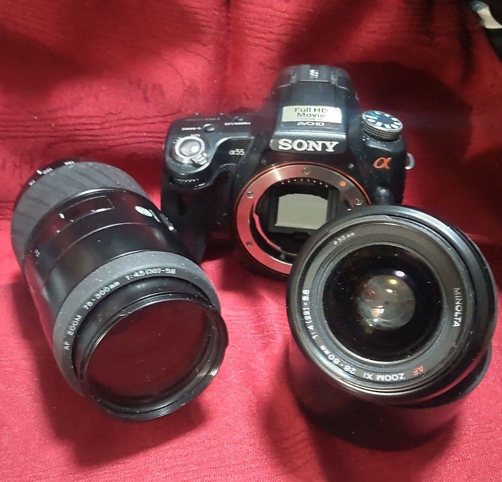 SONY α55 デジタル＜ハーフミラー＞カメラ＋Wレンズキット＜ジャンク扱い＞