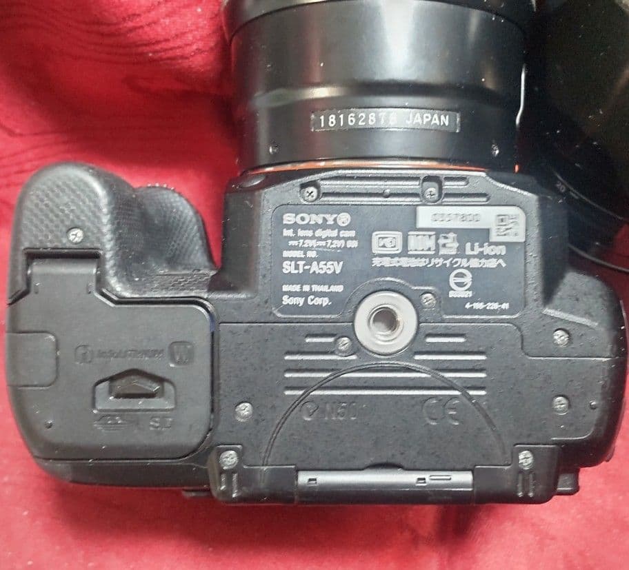 SONY α55 デジタル＜ハーフミラー＞カメラ＋Wレンズキット＜ジャンク扱い＞