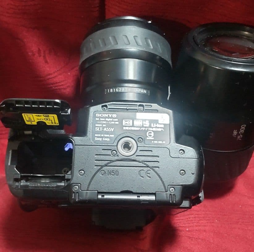 SONY α55 デジタル＜ハーフミラー＞カメラ＋Wレンズキット＜ジャンク扱い＞