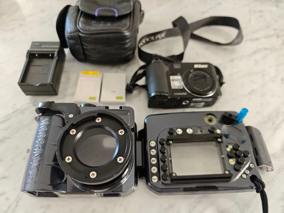 Nikon coolpixp6000 ハウジング バッテリー3個 充電器 ケース