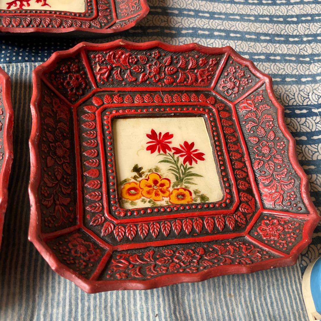 中国美術　堆朱　四角皿 菓子器　牡丹巻物文 彫漆 飾皿 漆器　唐物