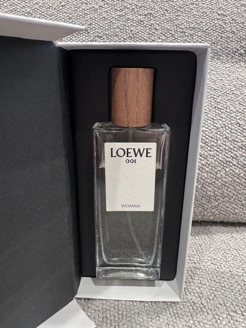 LOEWE 001 WOMAN 香水 専用ボックス付き