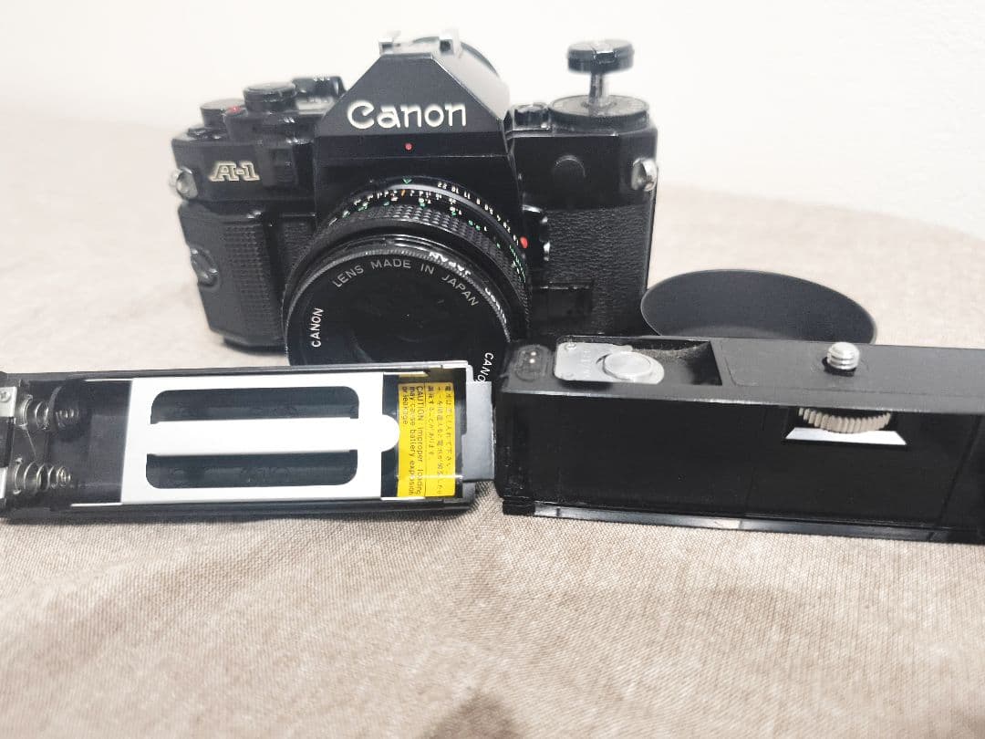 Canon A-1 ブラック、50mmレンズ・モータードライブ付き