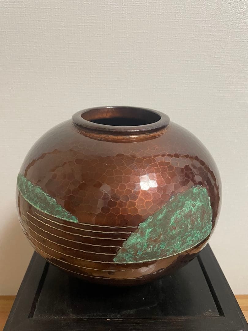 銅蟲花瓶　久芳堂造　広島伝統工芸品　東洋工業株式会社