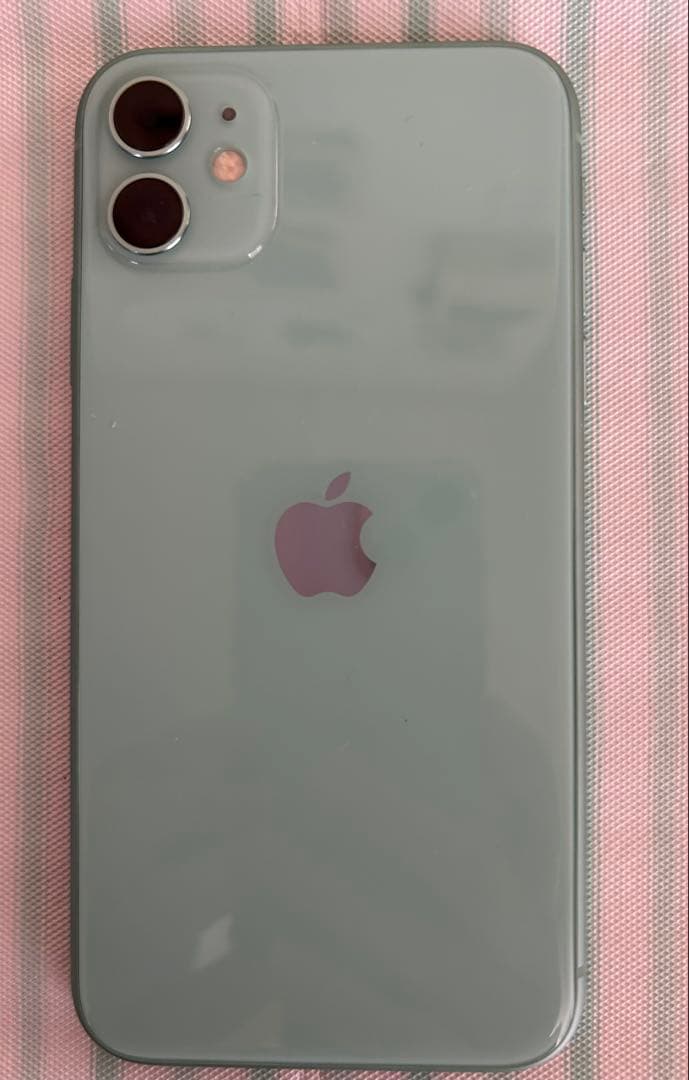 【美品】iPhone 11 64GB 同梱品未使用 ライトニングケーブル1本付