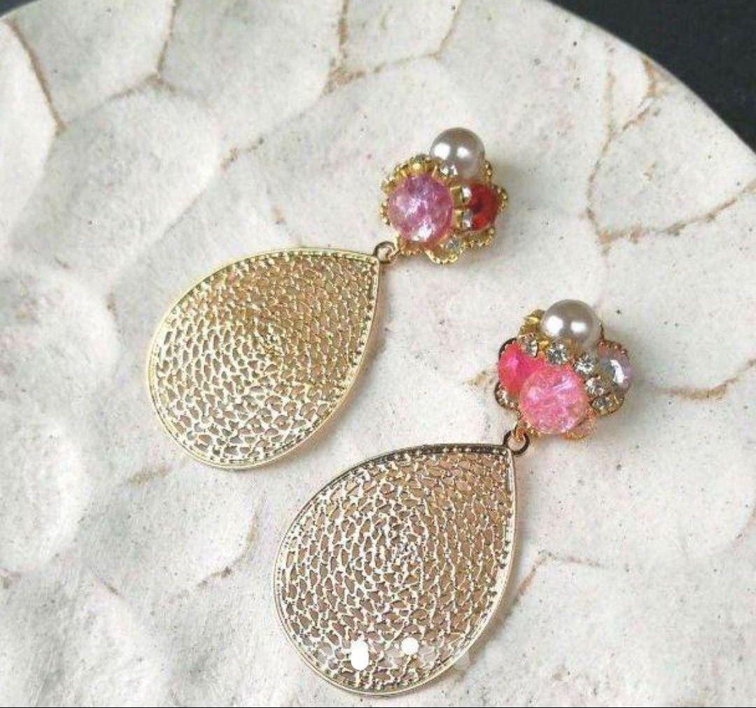 ビジューピアス　イヤリング　グレー　パール　しずく　雫　ピンク　パーツ　ゴールド