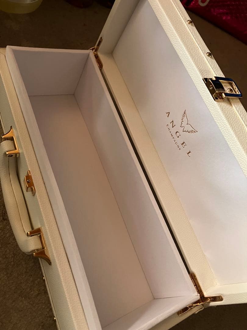 ⓸エンジェル　シャンパン　空箱　白　２個セット