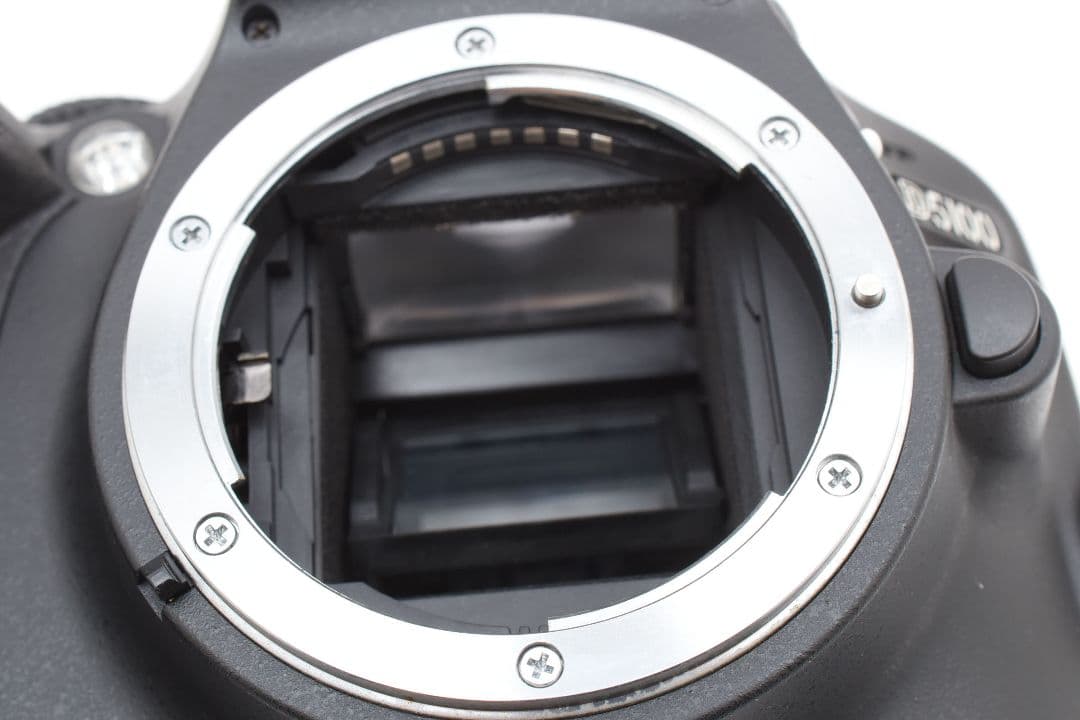 Nikon D5100 ボディ