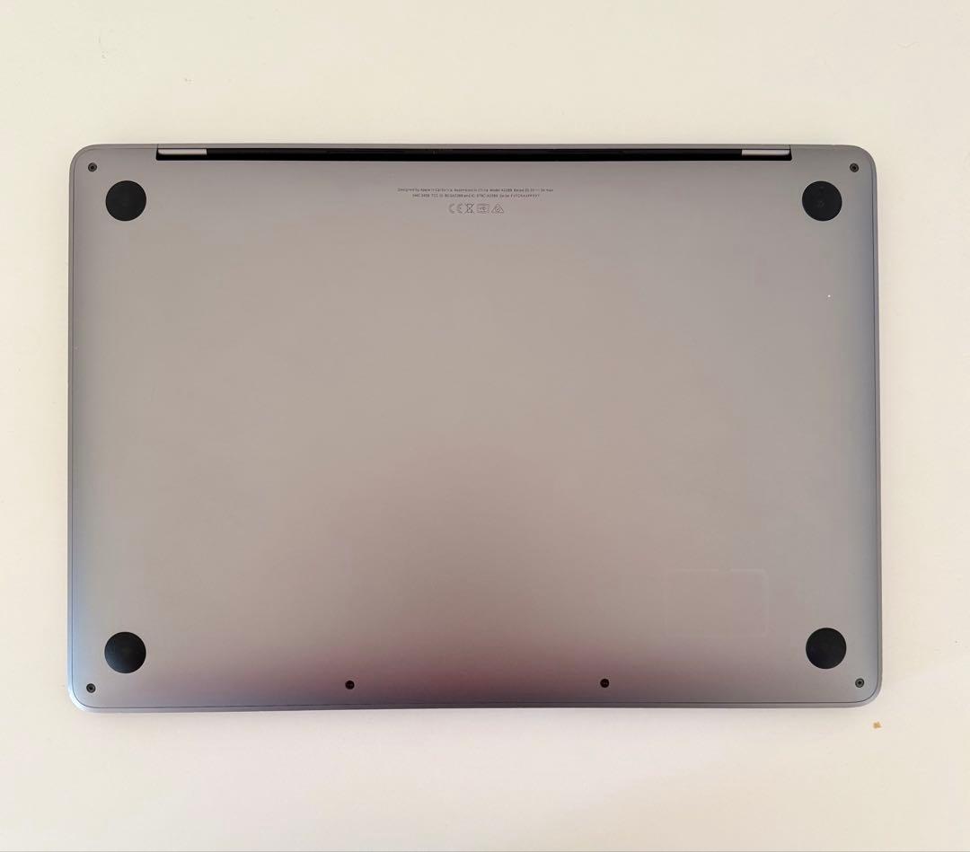 美品 Macbook Pro 2019 13インチ Officeを付ける