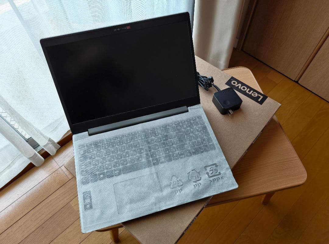 Lenovo Ideapadノートパソコン グレー