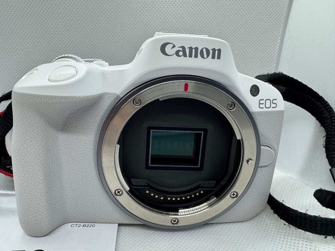 【ジャンク品】 Canon EOS R50白 ミラーレスカメラ本体のみ