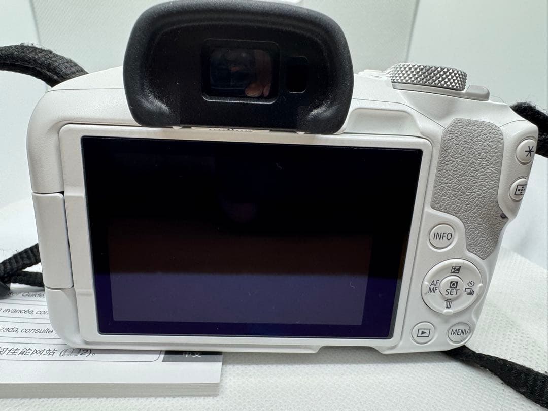 【ジャンク品】 Canon EOS R50白 ミラーレスカメラ本体のみ