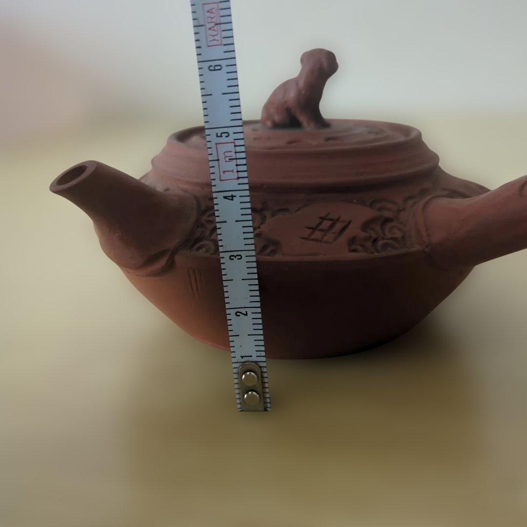 急須　茶道具　犬の彫刻付き陶器