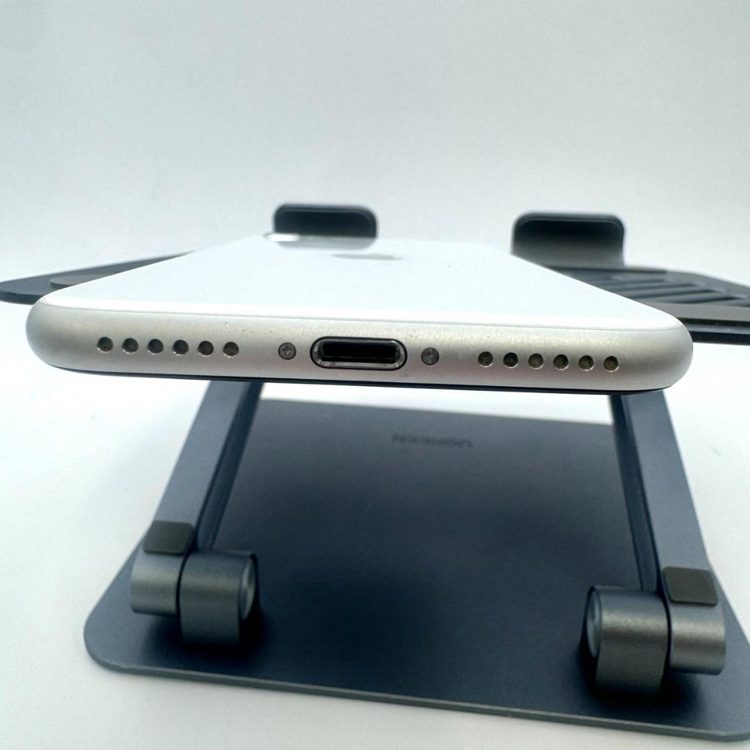 Apple iPhone SE2 A2296 64GB ホワイト SIMフリー