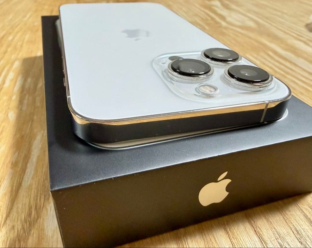 アイヌン Apple iPhone 13 Pro シルバー 本体　超美品