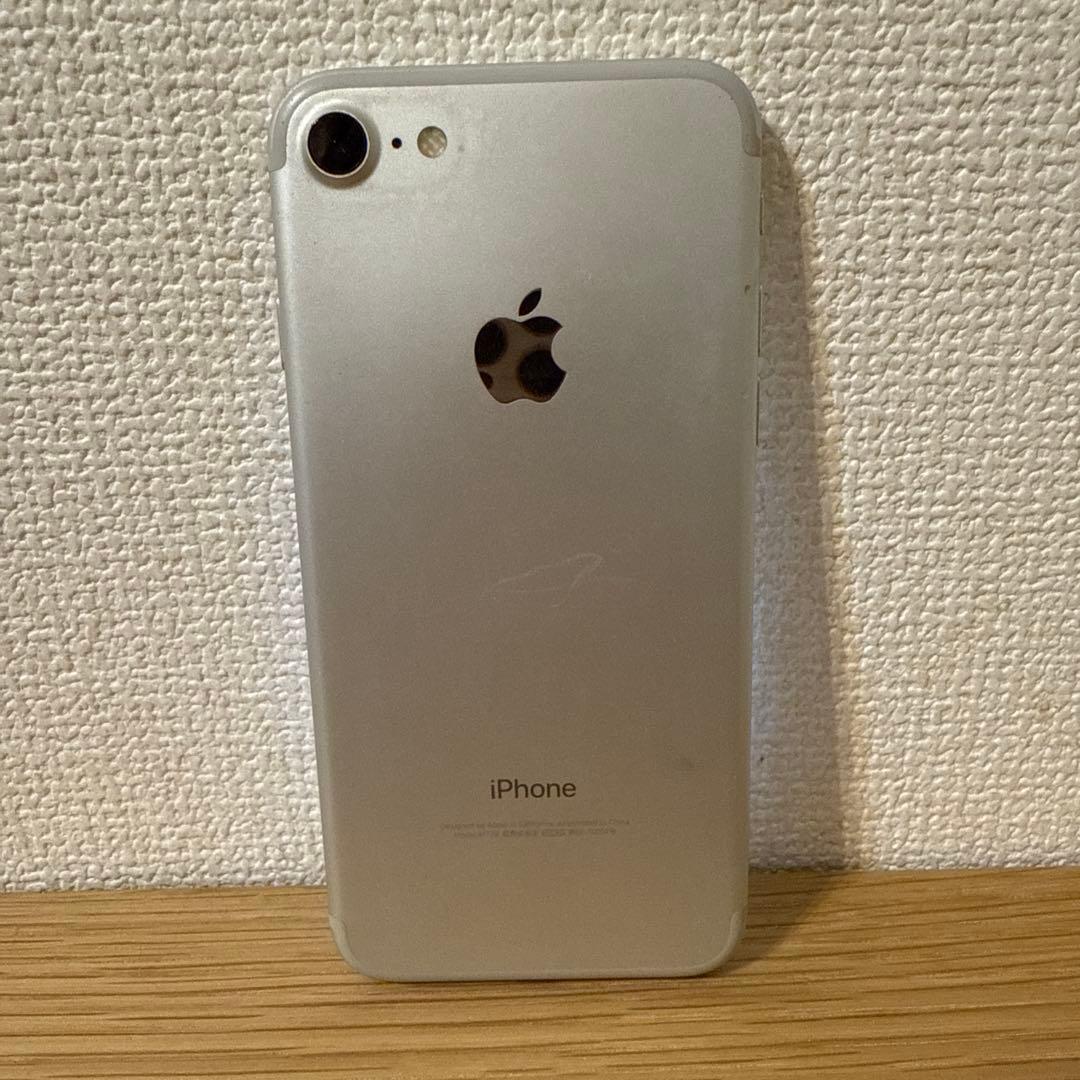 Apple iPhone 5 6 7 シルバー 本体