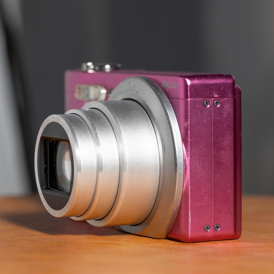 【憧れのコンデジっぽさを味わえる】RICOH CX4 ピンク