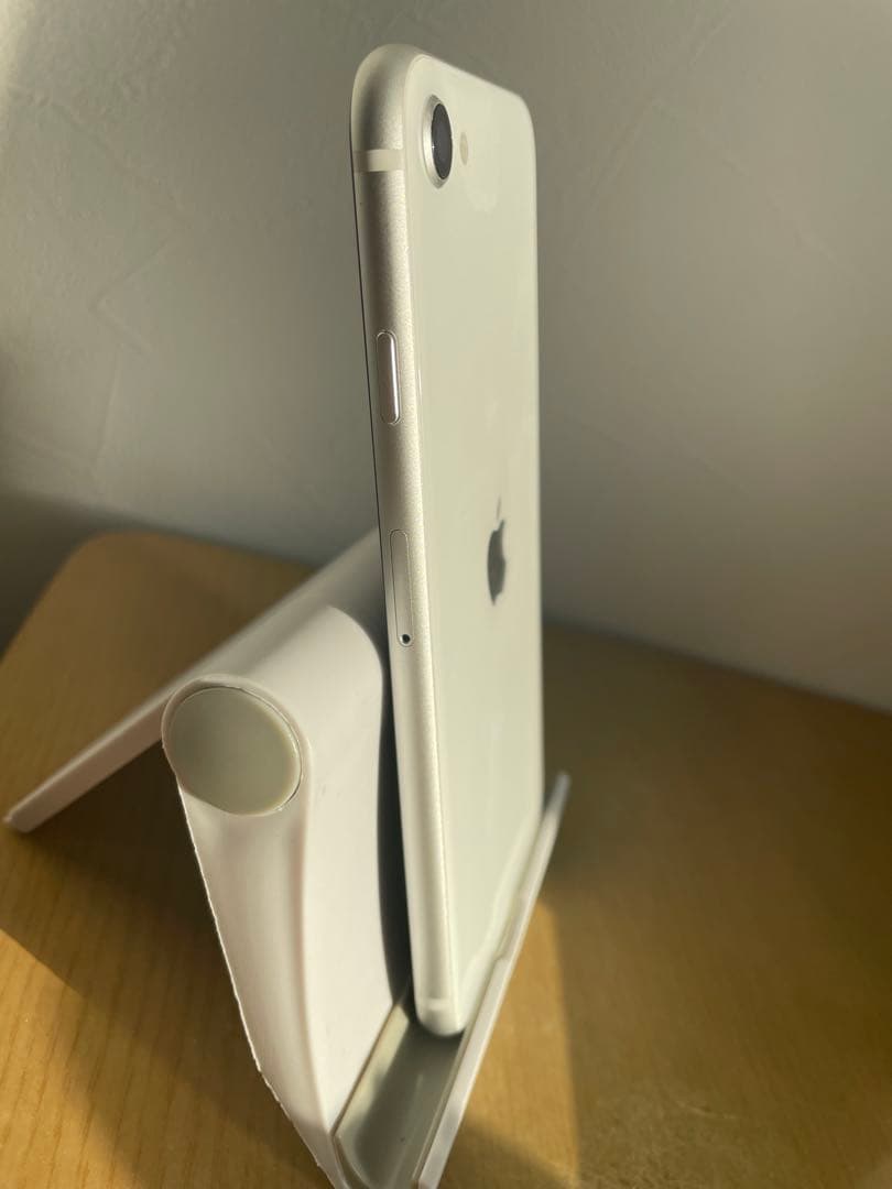 【3月18日のみ限定値下げ‼️】【早い者勝ち】【訳アリ美品】iPhone SE2