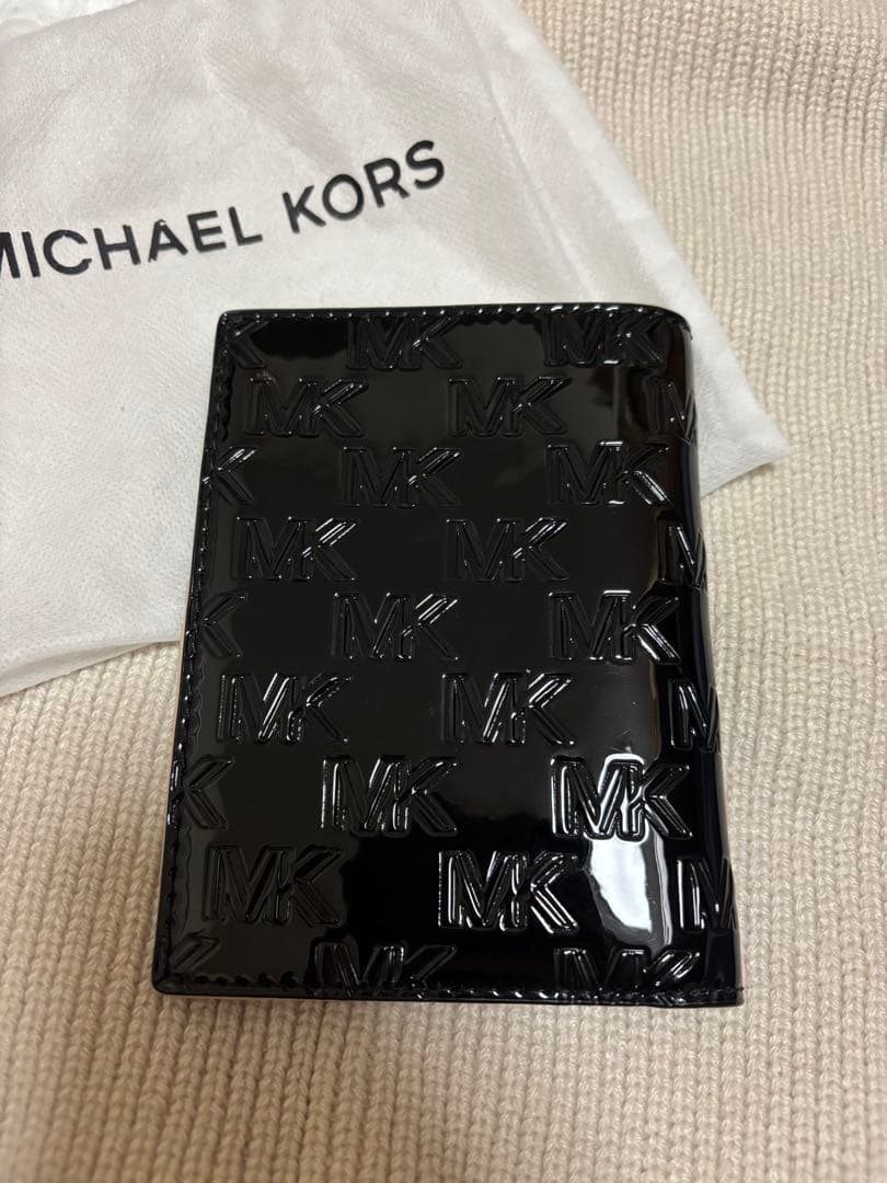 MICHAEL KORS パスポートケース