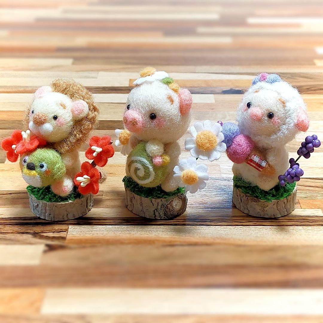 ✿ErikoT様用✿羊毛フェルト✿小さなぶたさん✿抹茶のロールケーキ