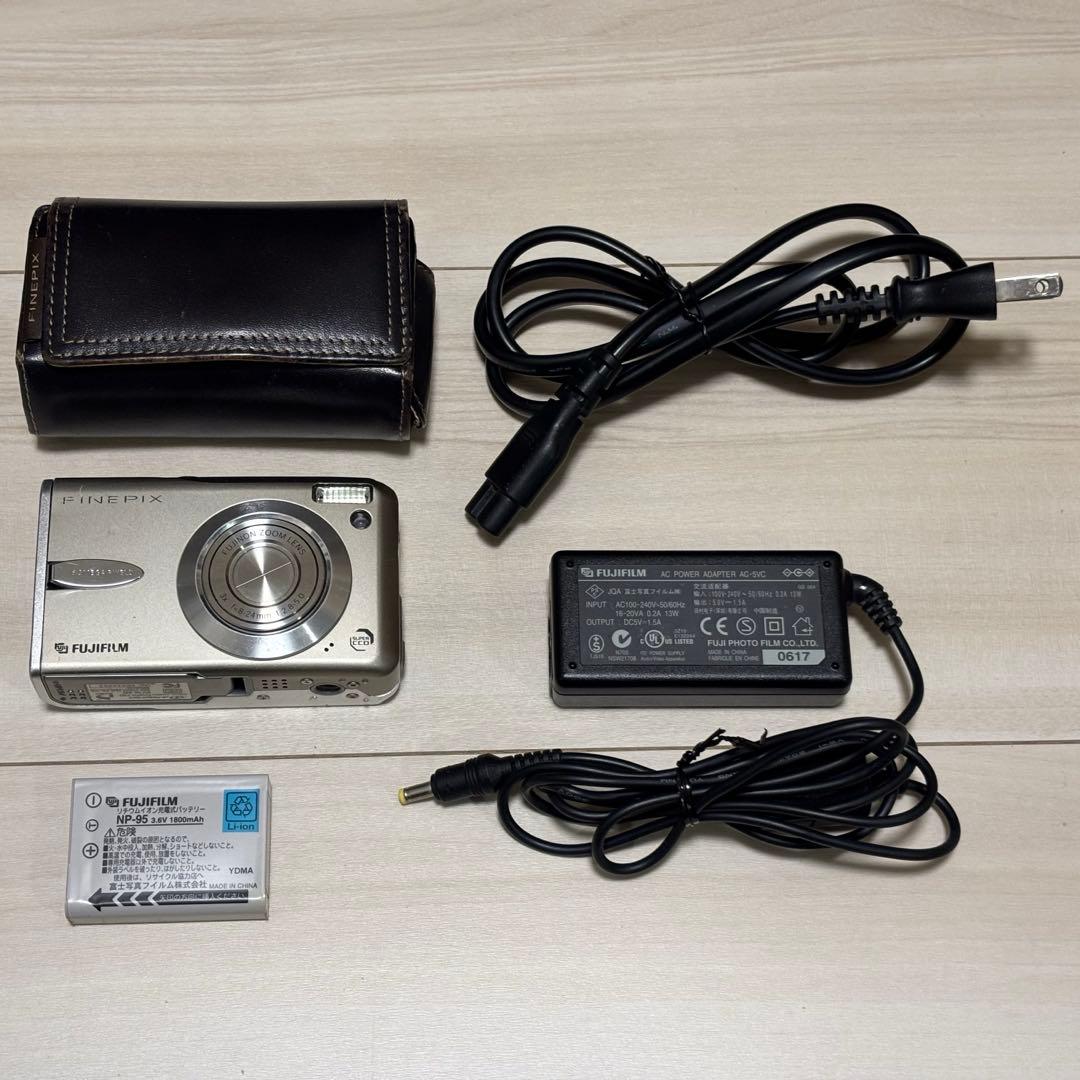 FUJIFILM FinePix F30 コンパクトデジタルカメラ
