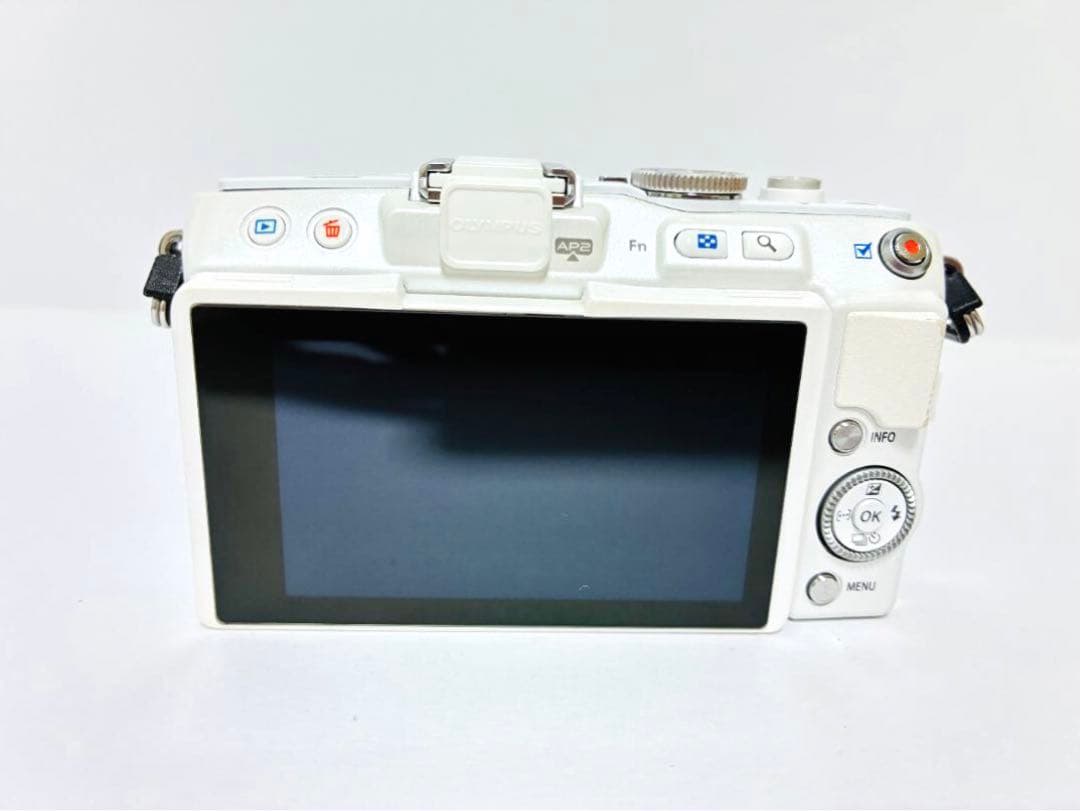【美品】 OLYMPUS PEN Lite E-PL6 ダブルレンズセット